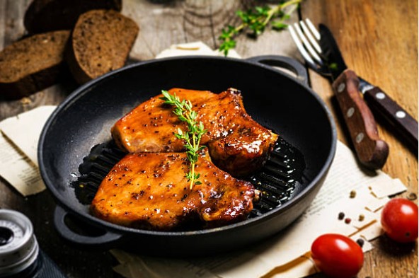 Roasted Pork Chops & Apple Chutney: A Fresh Take on Thanksgiving